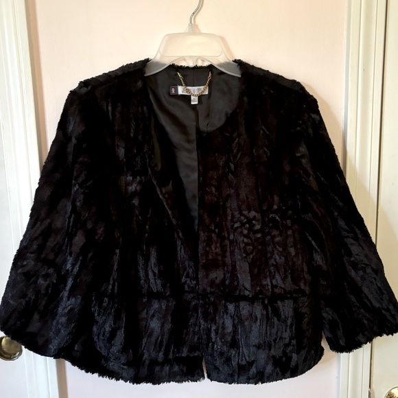 Never worn black faux fur 3/4 sleeve jacket by Jennifer Lopez, size large. - Picture 1 of 5